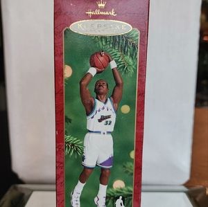 Hallmark Christmas Ornament NIB 2000 Karl Malone